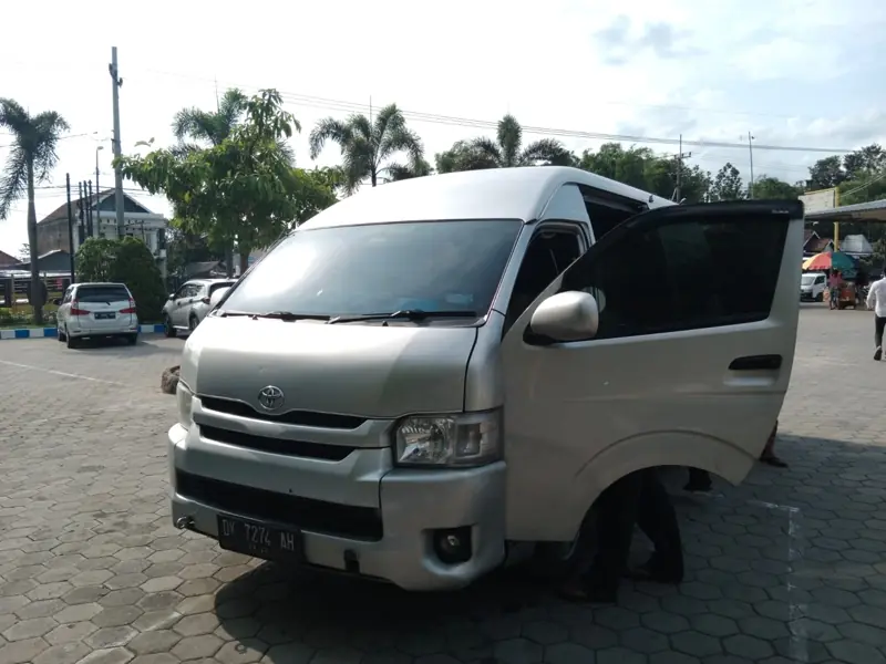Perjalanan travel door to door via Tol Trans Jawa